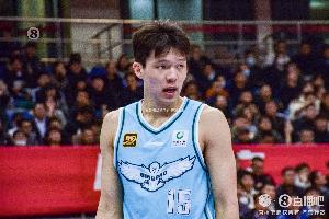 请你吃火锅！杨瀚森以场均2.6次盖帽荣膺CBA常规赛盖帽王